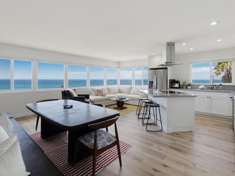 1660 Neptune Avenue, Encinitas CA 92024
