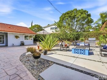 22651 La Vina
