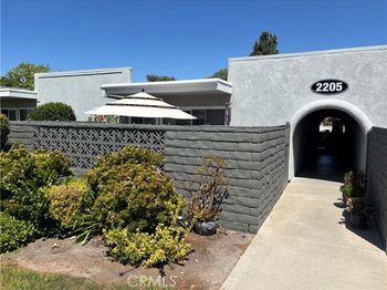2205 Via Mariposa