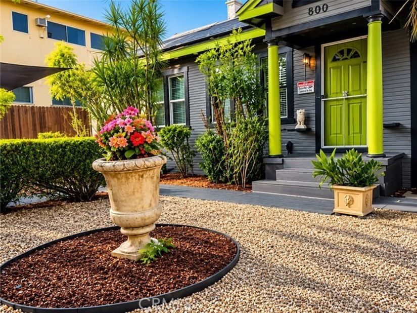 800 N Hobart, Los Angeles CA 90029
