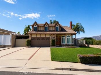8505 E Meadowridge
