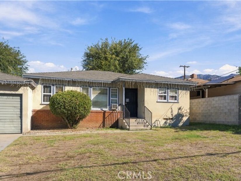 135 W Woodbury, Altadena CA 91001