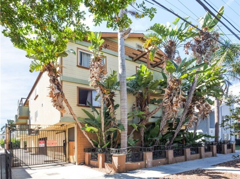 453 Almond Avenue 6, Long Beach CA 90802