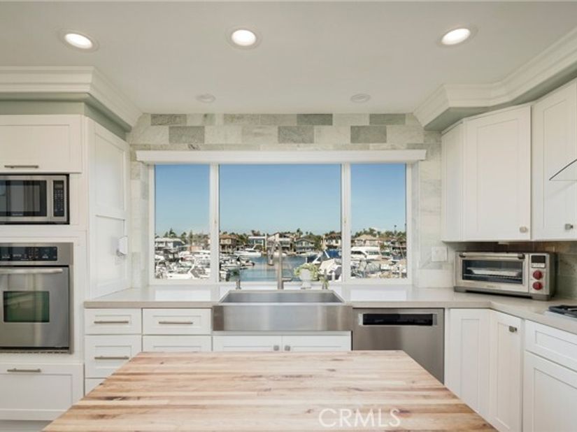 4165 Warner #101, Huntington Beach CA 92649