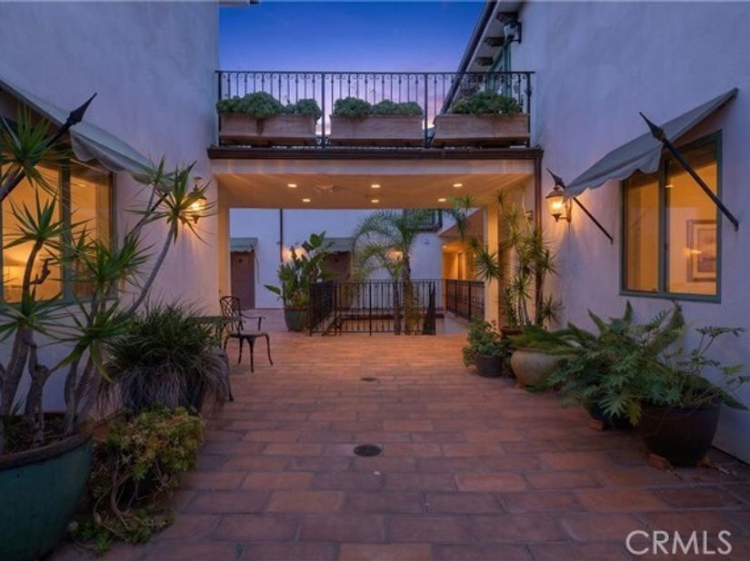 4301 Los Feliz 12, Los Angeles CA 90027