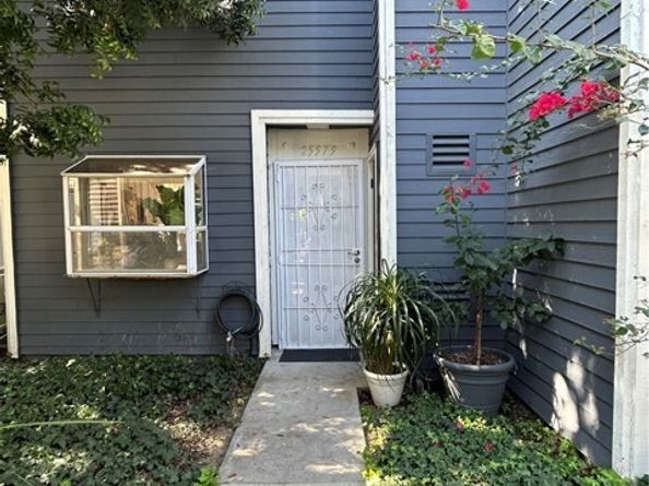 25579 Pine Creek Lane, Wilmington (los Angeles) CA 90744