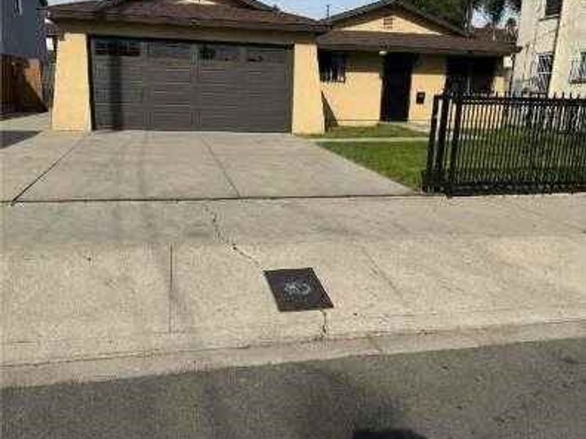 527 W 93rd, Los Angeles CA 90044