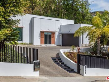 9229 Robin Drive