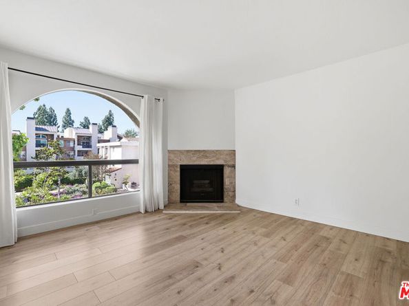 21650 Burbank Boulevard 315, Woodland Hills CA 91367