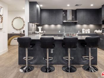 728 N Sweetzer Avenue