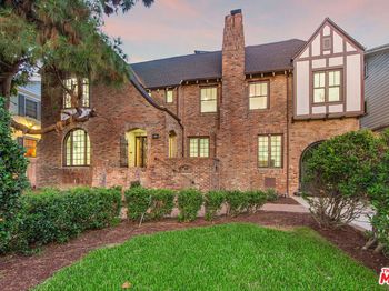 832 S Plymouth Boulevard