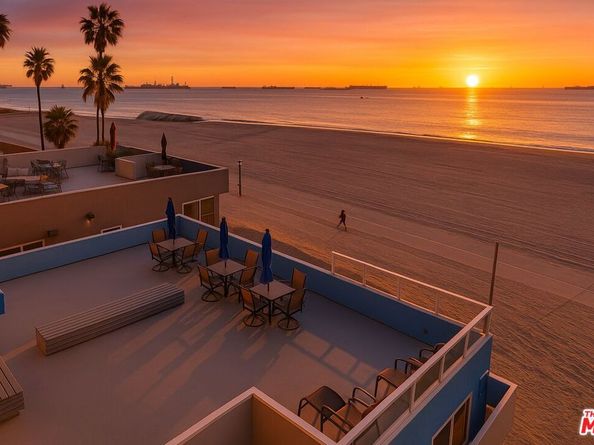 26 5th Place, Long Beach CA 90802