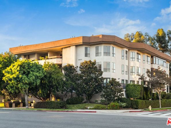 10409 Riverside Drive 203, Toluca Lake CA 91602