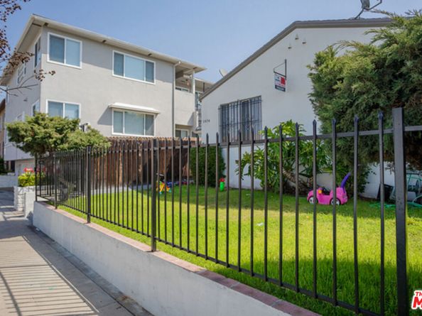 1974 Henderson Avenue, Long Beach CA 90806