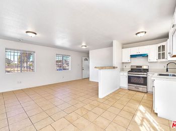 10800 S San Pedro Street