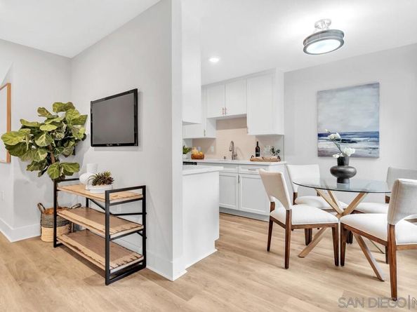 8644 Via Mallorca F, La Jolla CA 92037