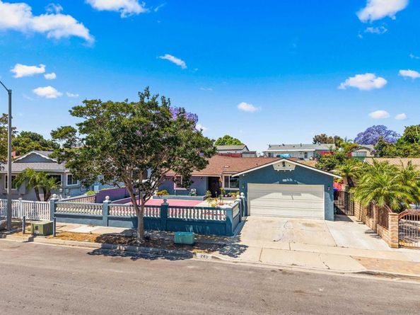 240 Ledgewood Ln, San Diego CA 92114