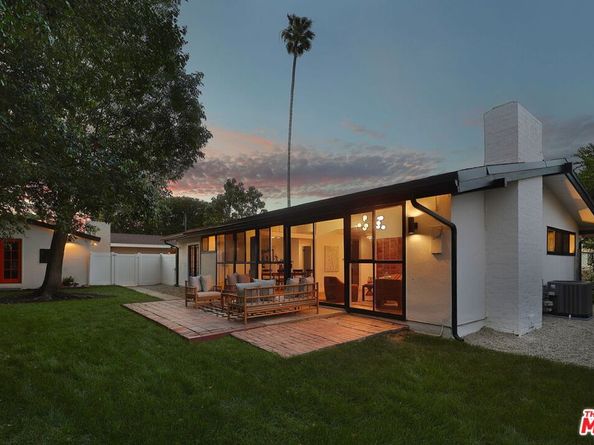 20330 Bryant Street, Winnetka CA 91306