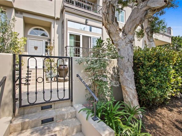 19355 Maidstone Lane, Huntington Beach CA 92648