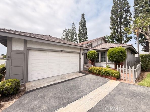 1022 Regis Way, Tustin CA 92780