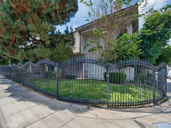 13243 Vanowen 2, North Hollywood CA 91605