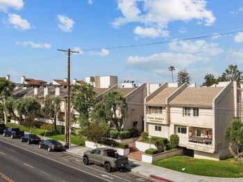 7631 Reseda