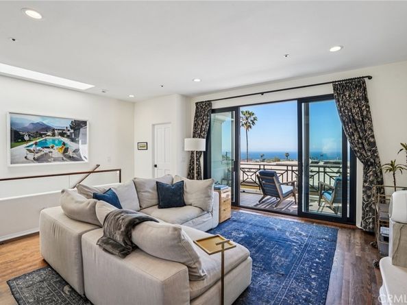 710 Manhattan Beach Boulevard, Manhattan Beach CA 90266