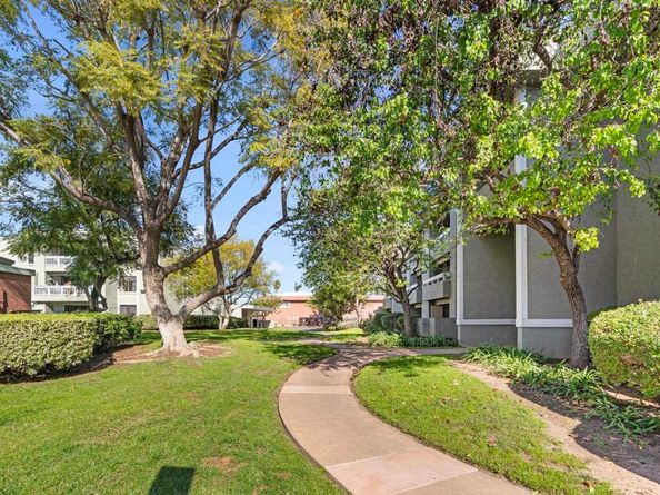 1040 E Washington Avenue 33, Escondido CA 92025