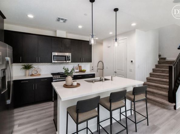 3240 Crecida Way, Carlsbad CA 92010