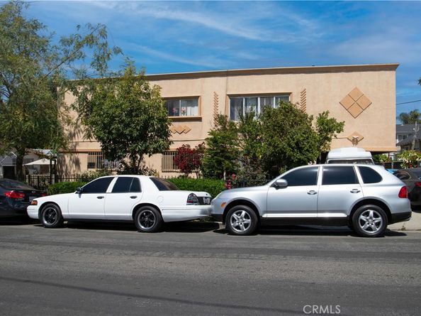 5005 Axtell, Los Angeles CA 90032