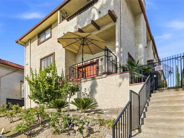 10142 Samoa Avenue 28, Tujunga CA 91042