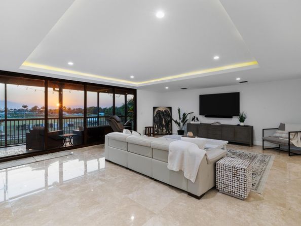 2785 Polo Island Drive J301, Wellington FL 33414