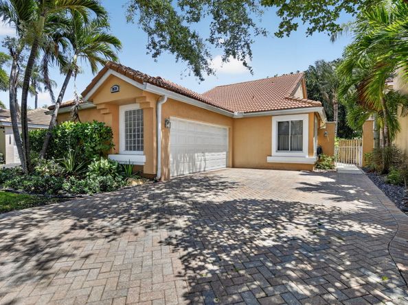 10124 NW 4th Street NW, Plantation FL 33324