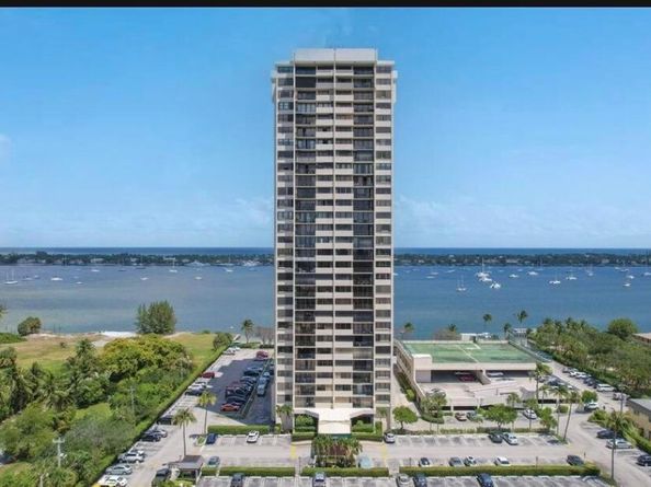 5600 N Flagler Drive 210, West Palm Beach FL 33407