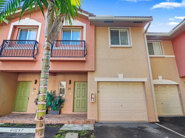 37 SE 3rd Avenue, Hallandale Beach FL 33009