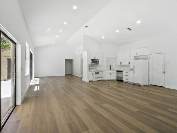 5172 NW 53rd Ave, Coconut Creek FL 33073