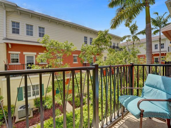 617 SW 2nd Drive, Pompano Beach FL 33060