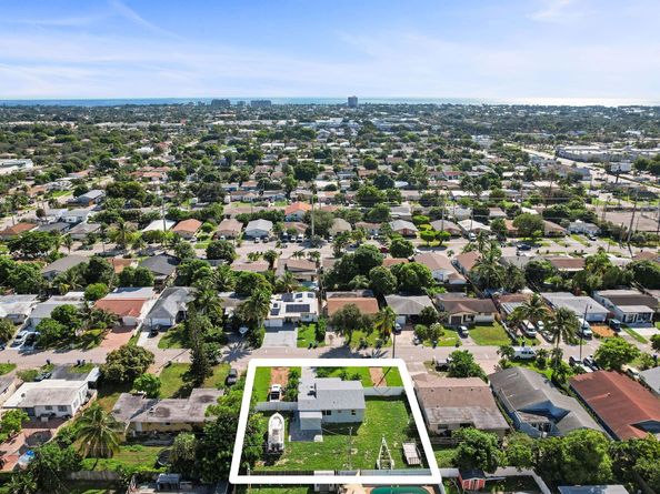 3761 NE 14th Ave, Pompano Beach FL 33064