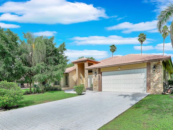 645 NW 102nd Ave, Coral Springs FL 33071