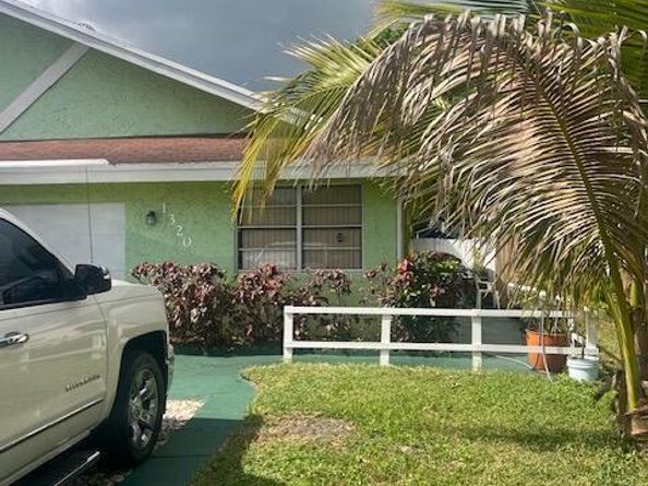 1320 SW 75th Avenue N, North Lauderdale FL 33068