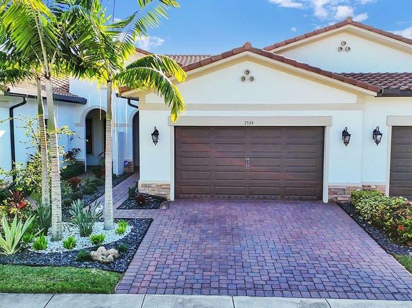 7524 N Blue Spring Dr, Parkland FL 33067