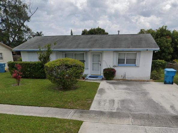 2030 NE 1st Lane, Boynton Beach FL 33435