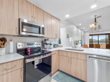 7460 La Paz Boulevard