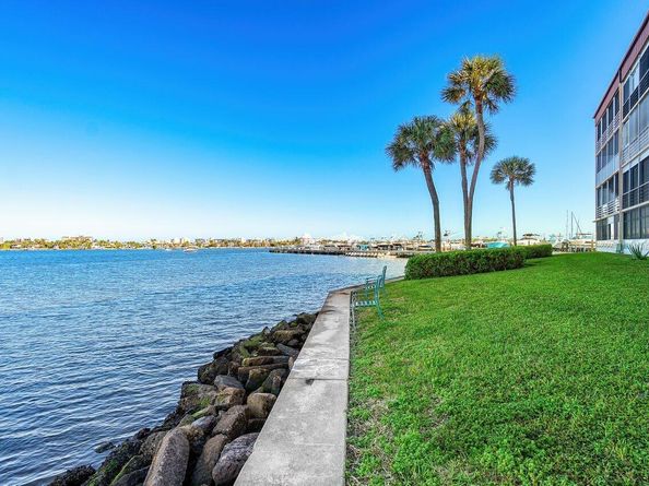 200 Waterway Drive S 202, Lantana FL 33462