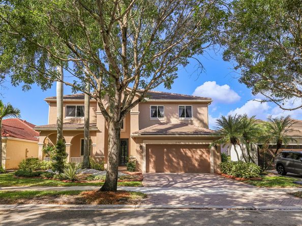 1020 Lavender Cir, Weston FL 33327