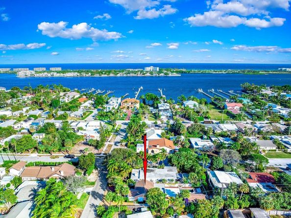 205 18th Avenue N, Lake Worth Beach FL 33460