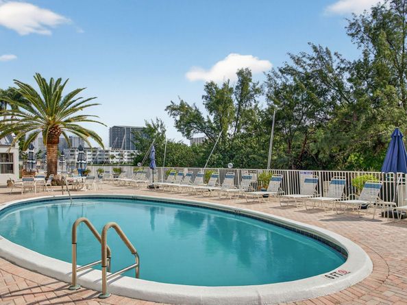 2850 NE 14th Street Cswy 107, Pompano Beach FL 33062