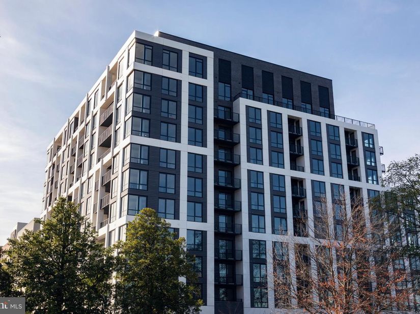 255 W. Falls Station Boulevard PH5, Falls Church VA 22046
