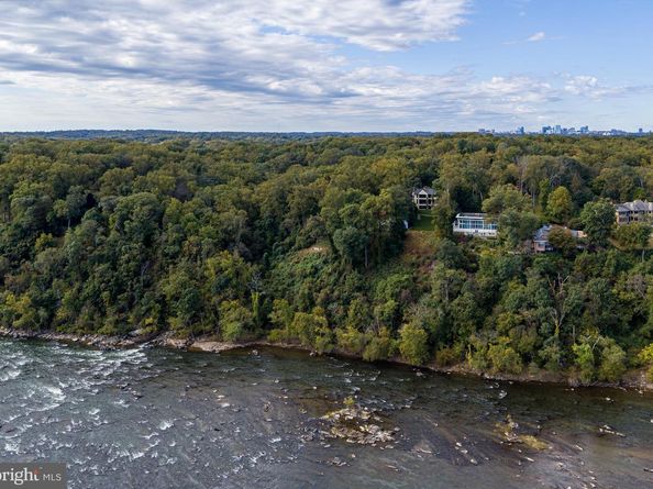 1175 Crest Lane, Mclean VA 22101