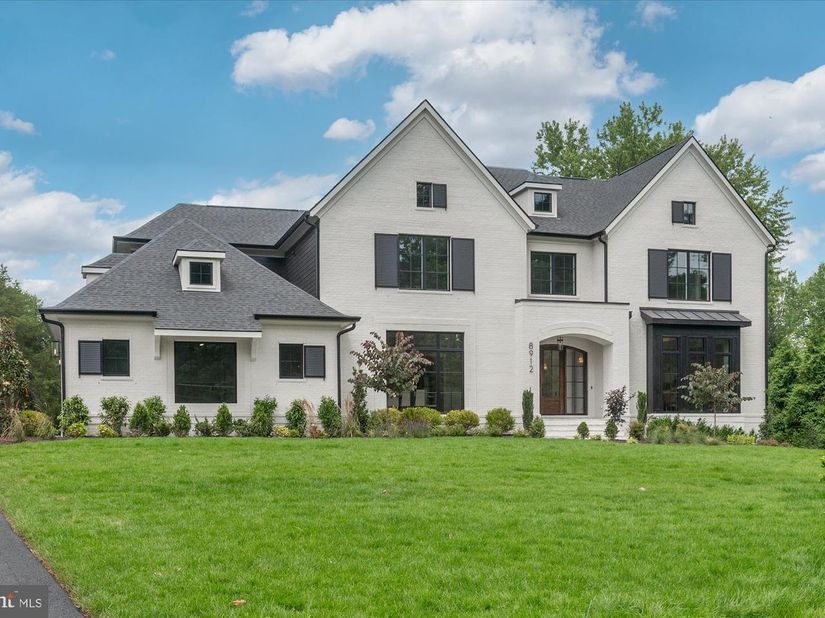 8912 Gallant Green Drive, Mclean VA 22102